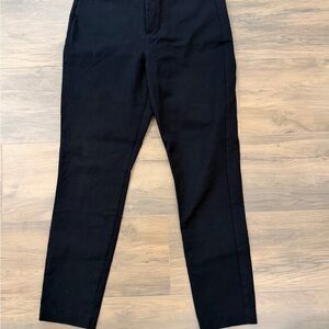 Old Navy Women’s High-Rise Pixie Skinny Black Pants